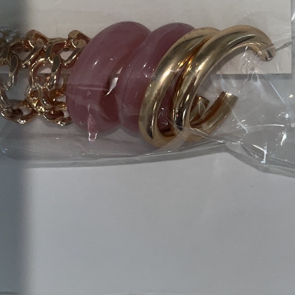 NWT 😊FREE😊W/ $20 Purchase - 5 Pair of earrings - Picture 2 of 5